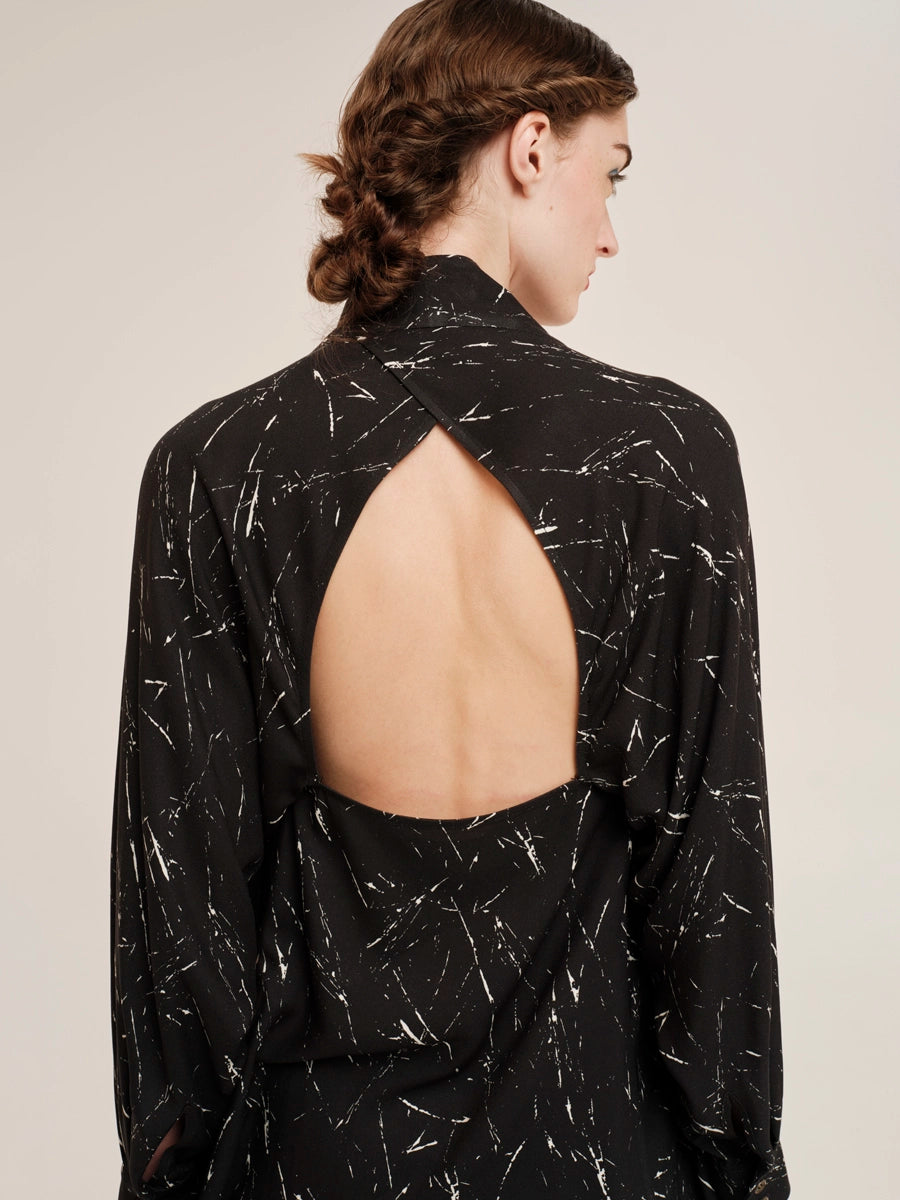 Expressivity Open Back – Shirt